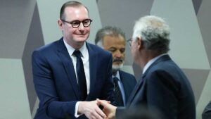 CCJ do Senado aprova indicação de Cristiano Zanin para vaga no STF