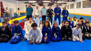 Atletas de Jiu-Jitsu de Bragança Paulista recebem graduações