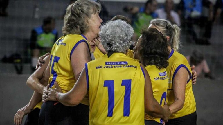 Idosos de São José dos Campos disputam fase final estadual da Superliga de vôlei